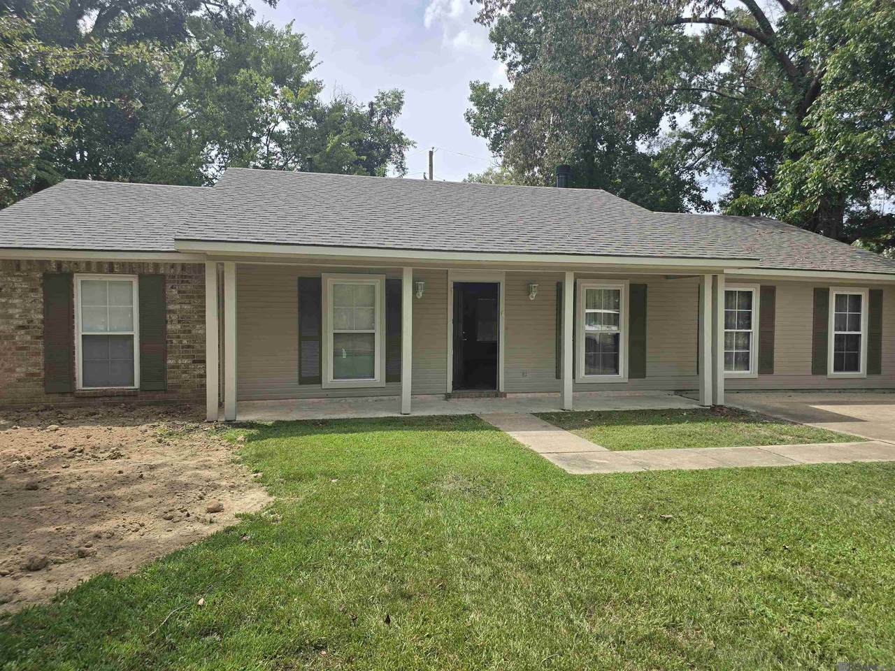 5421 Landis Dr - Photo 1