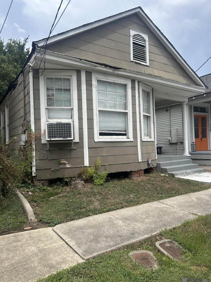 661 Lakeland Dr - Photo 1