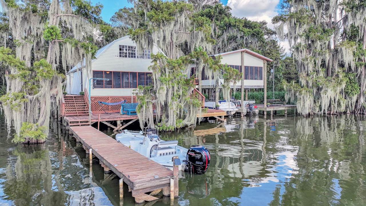 325 Lake Verrett - Photo 1