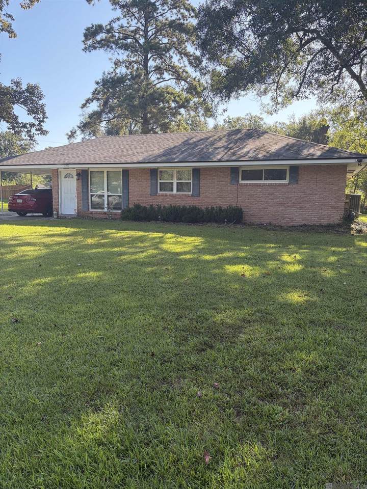 2210 Woodcrest St - Photo 1