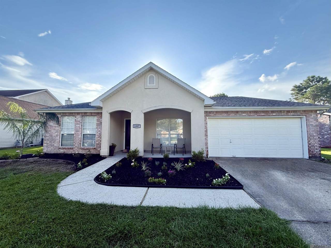 1007 Janette Court - Photo 1