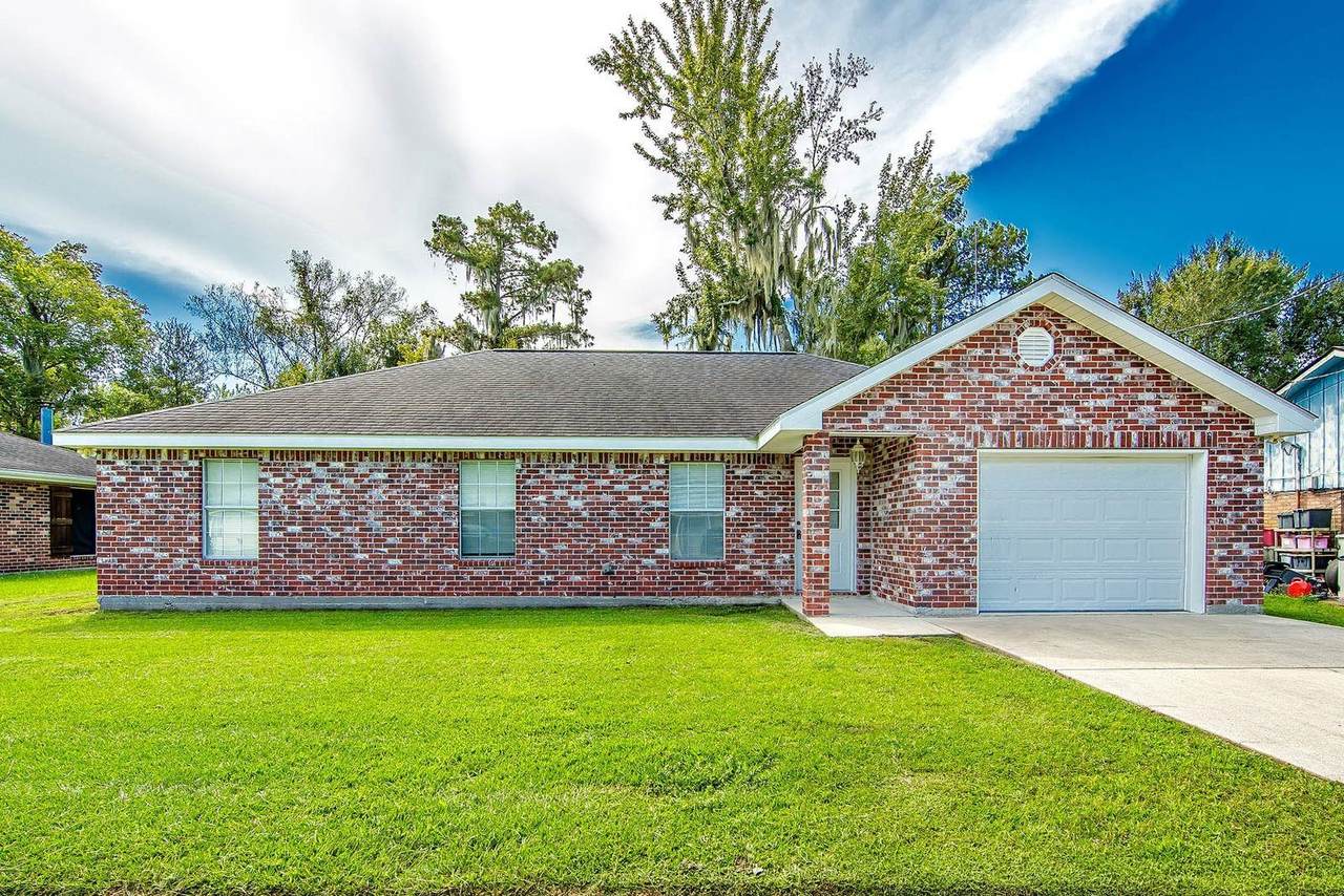 438 Idlewild Drive - Photo 1
