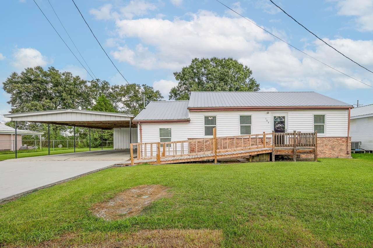 105 Daisy St - Photo 1