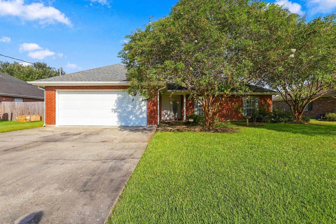 310 Aspen Dr - Photo 1