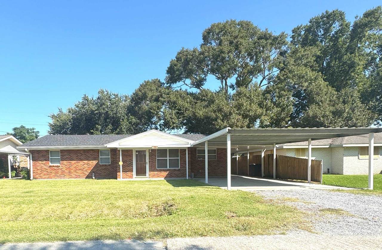 811 Kenney Street - Photo 1