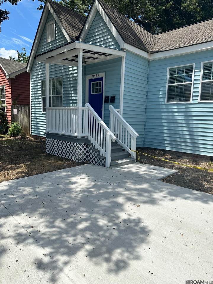 842 Geranium St - Photo 1