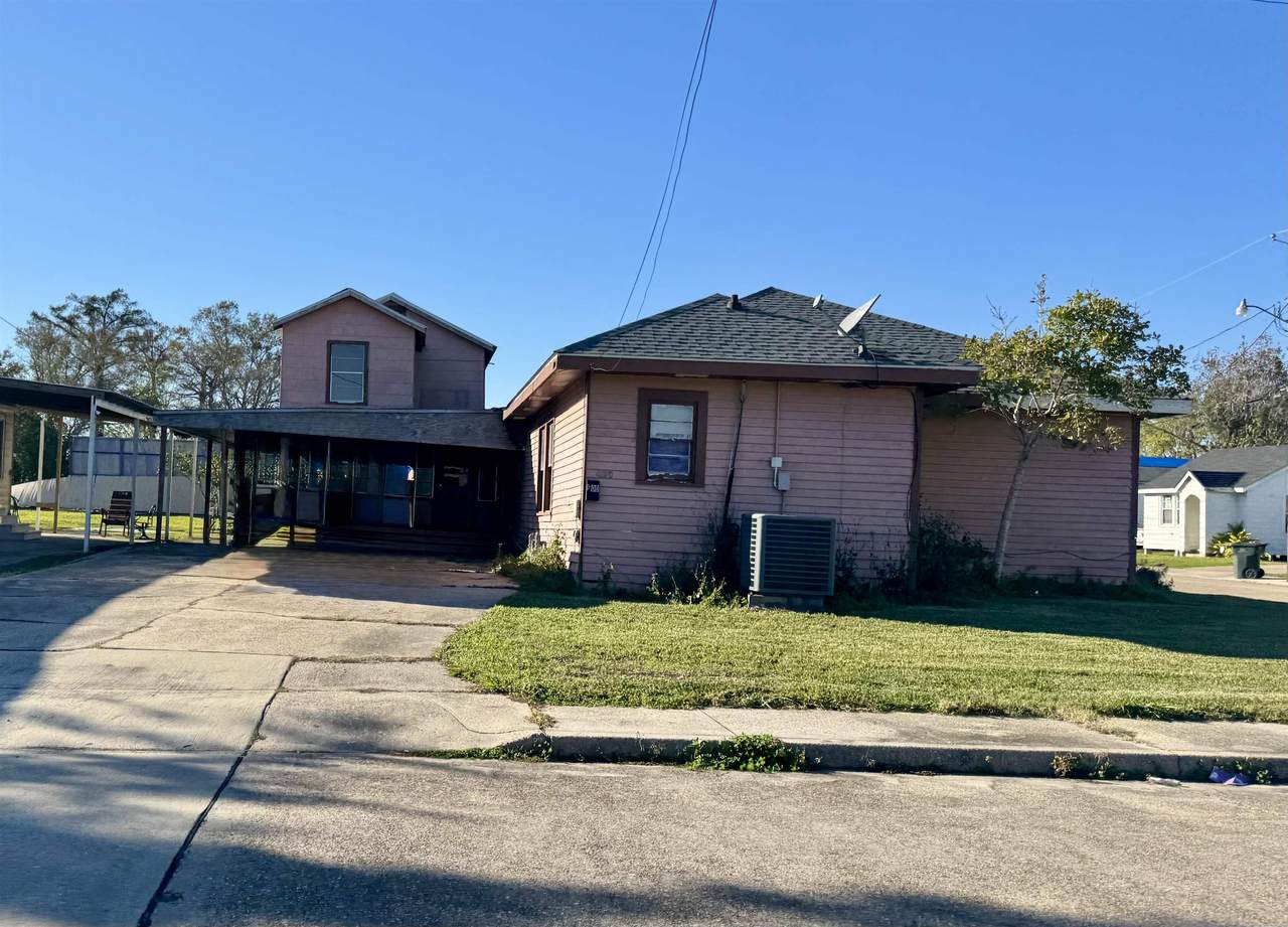 600 Columbus St - Photo 1