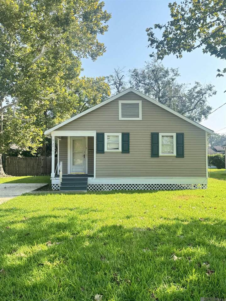 24141 Baist St - Photo 1