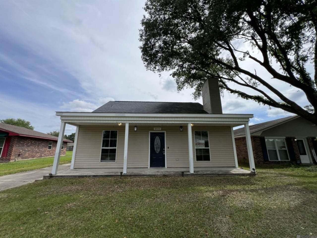 8725 Fairoaks St - Photo 1