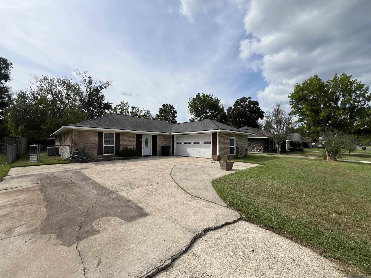 7516 Vice President Dr - Photo 1