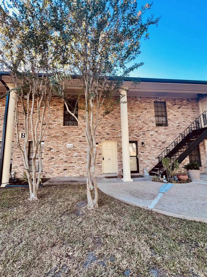 200 Moss Ln - Photo 1
