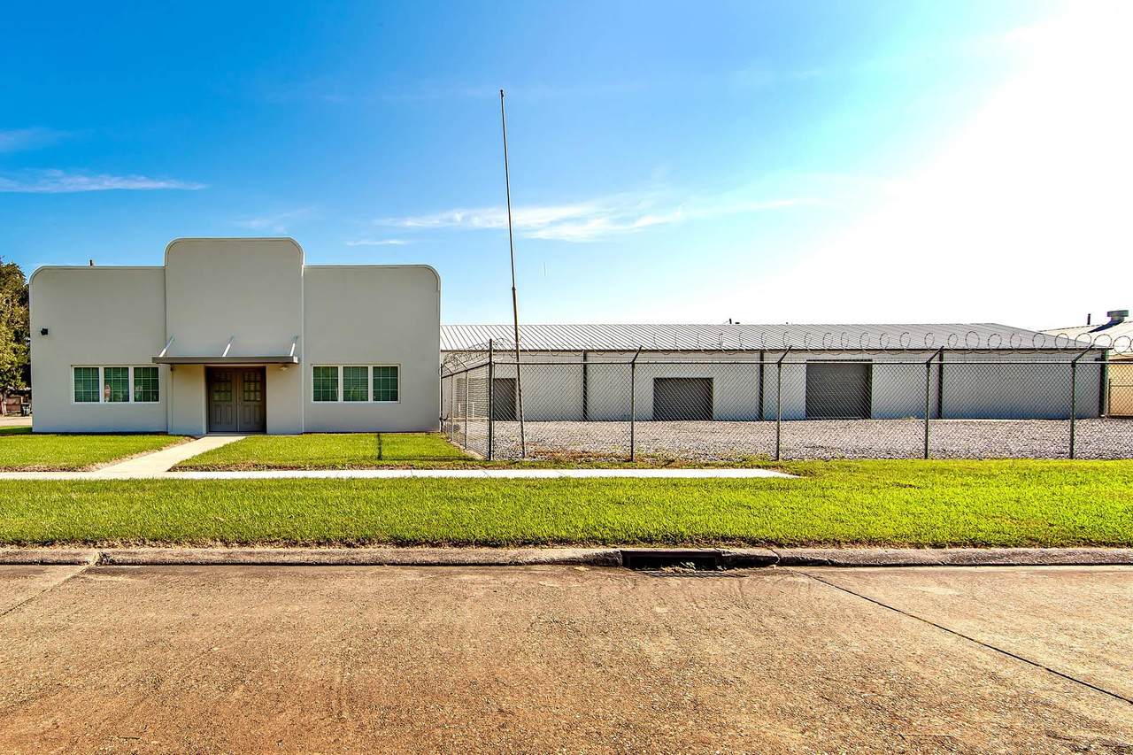 601 Crescent Boulevard - Photo 1