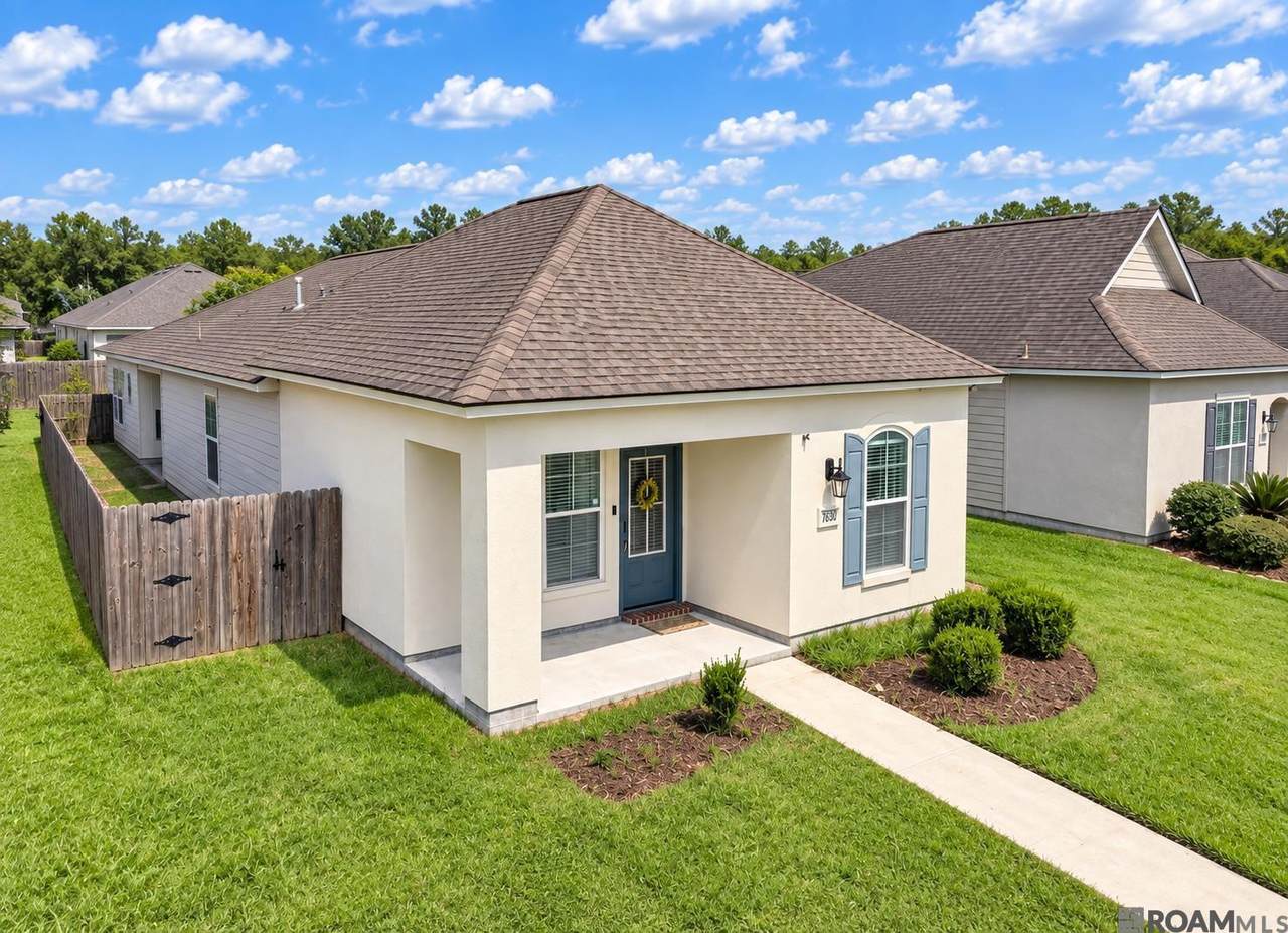 7631 Pelican Lakes Ave - Photo 1
