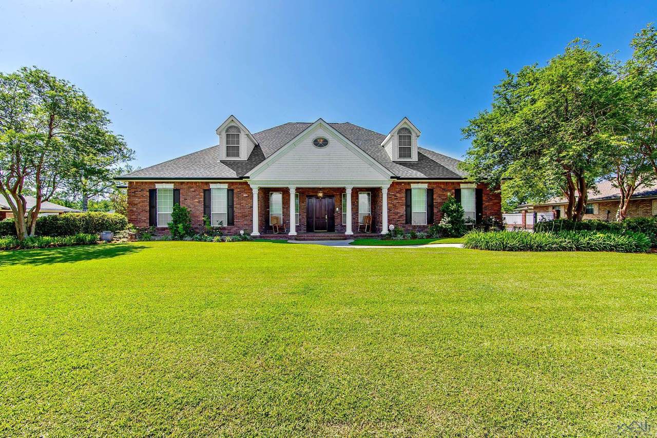 306 Estate Drive - Photo 1
