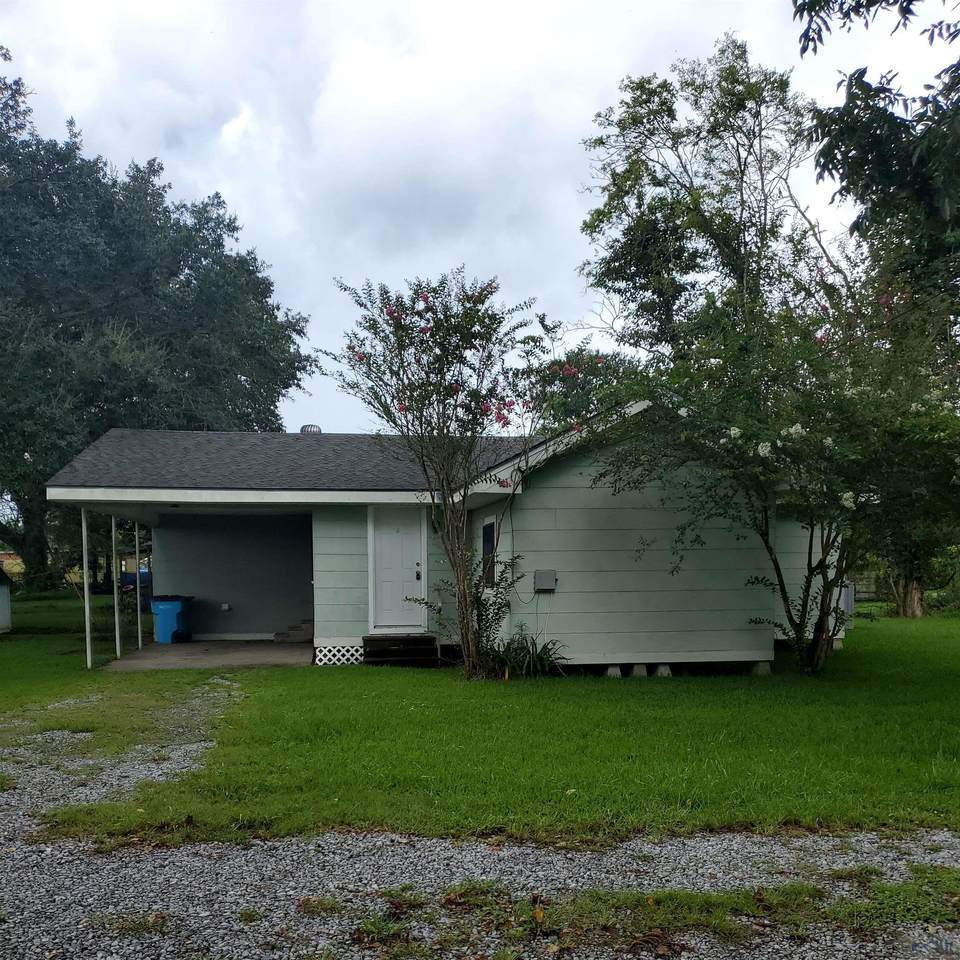 5712 Hwy 182 - Photo 1