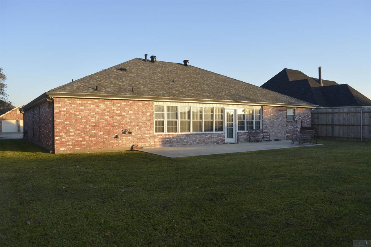 512 Katie Drive - Photo 1