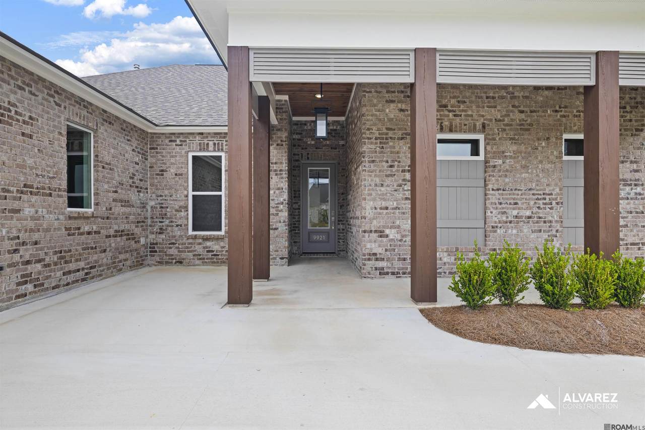 9921 Oak Colony Dr - Photo 1