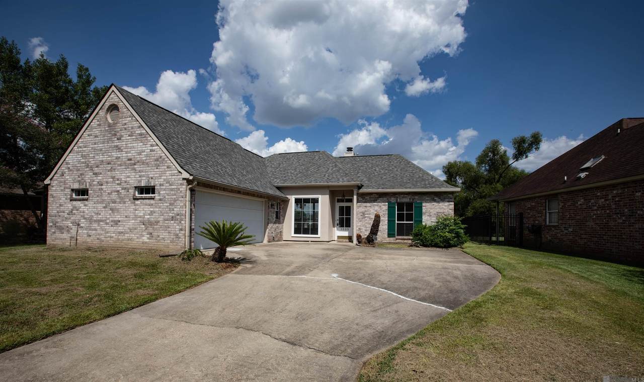 1335 Springlake Dr - Photo 1