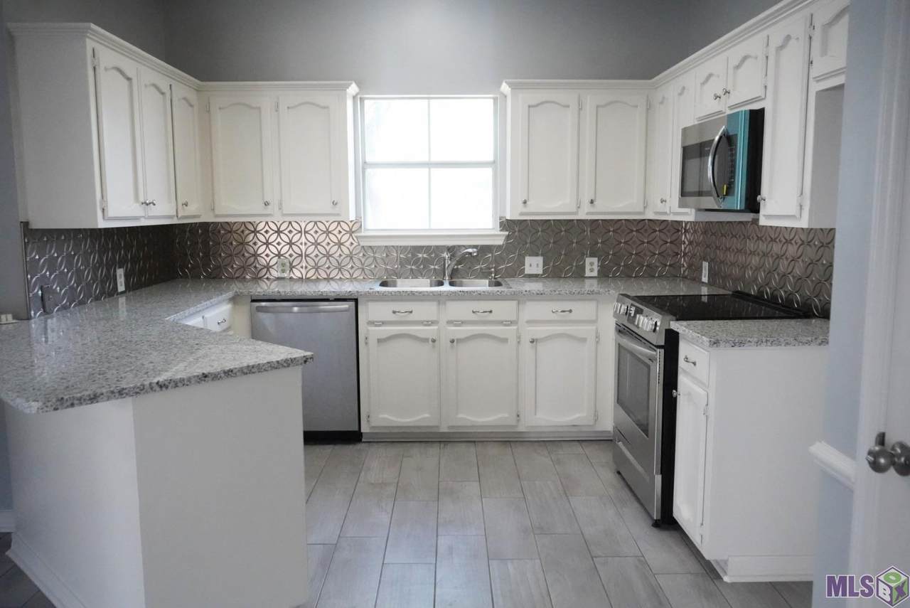 5120 Sleepy Hollow Dr - Photo 1