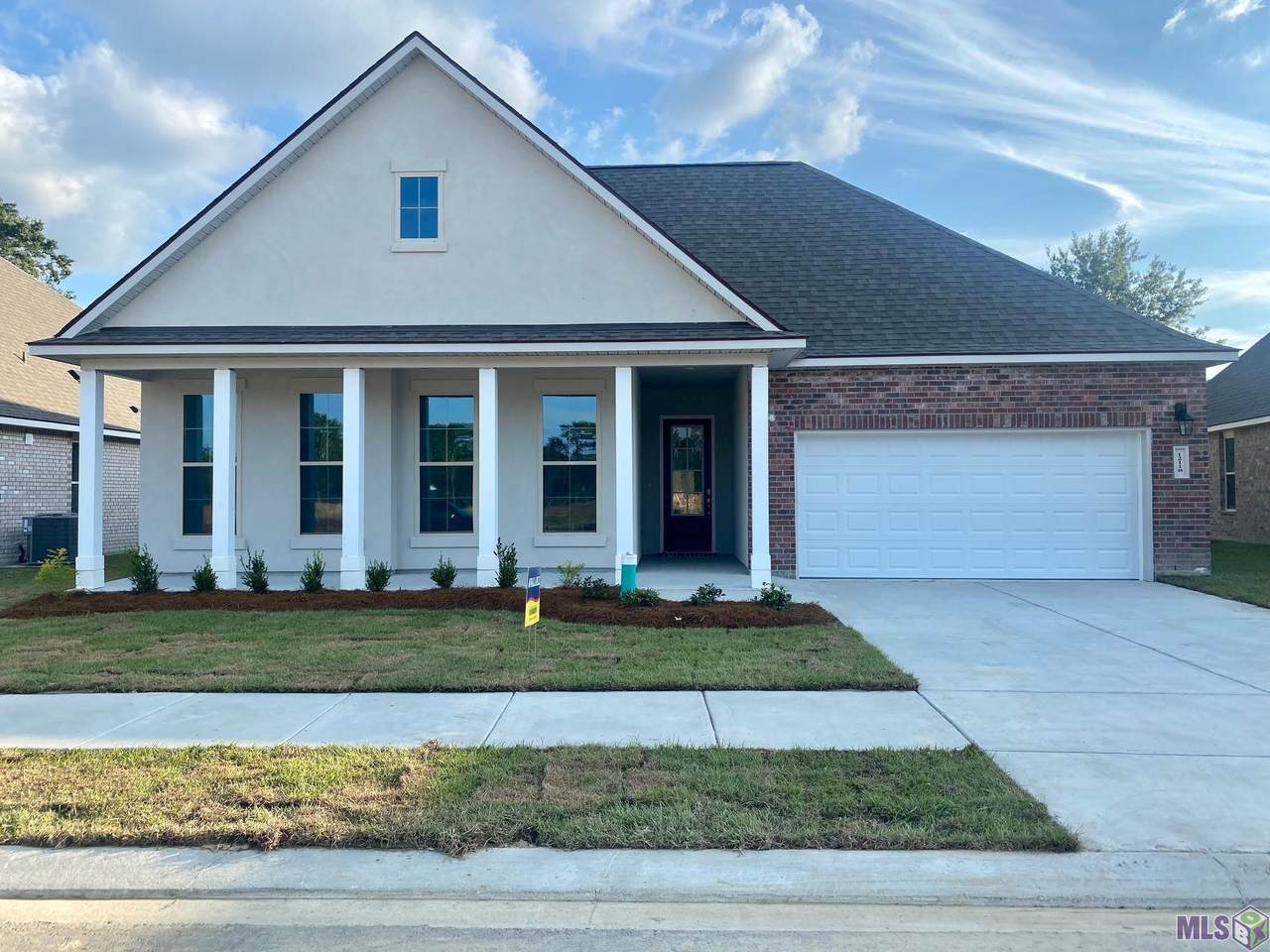 12118 Parkknoll Ave - Photo 1
