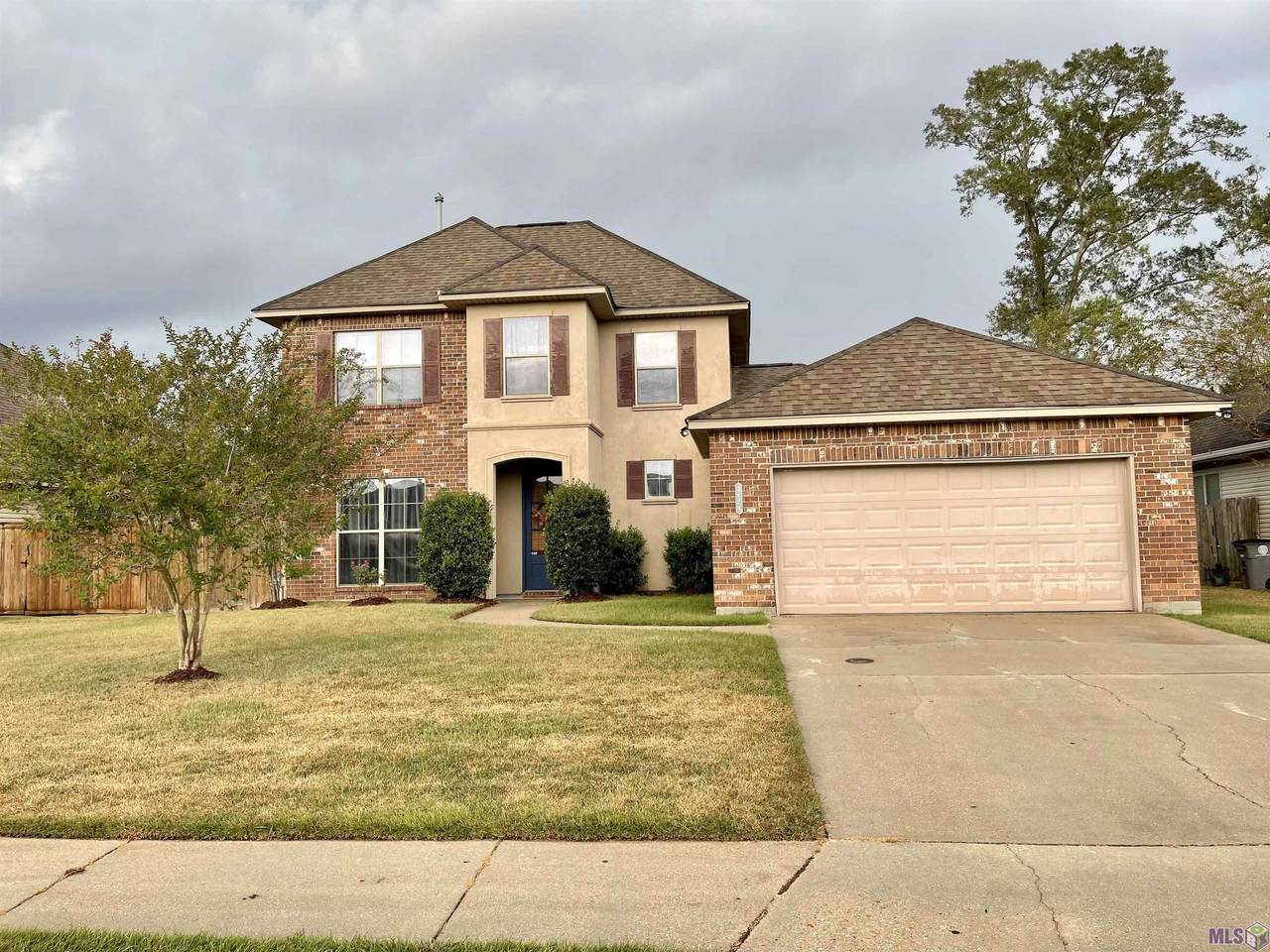 1429 Pecan Grove Ave - Photo 1