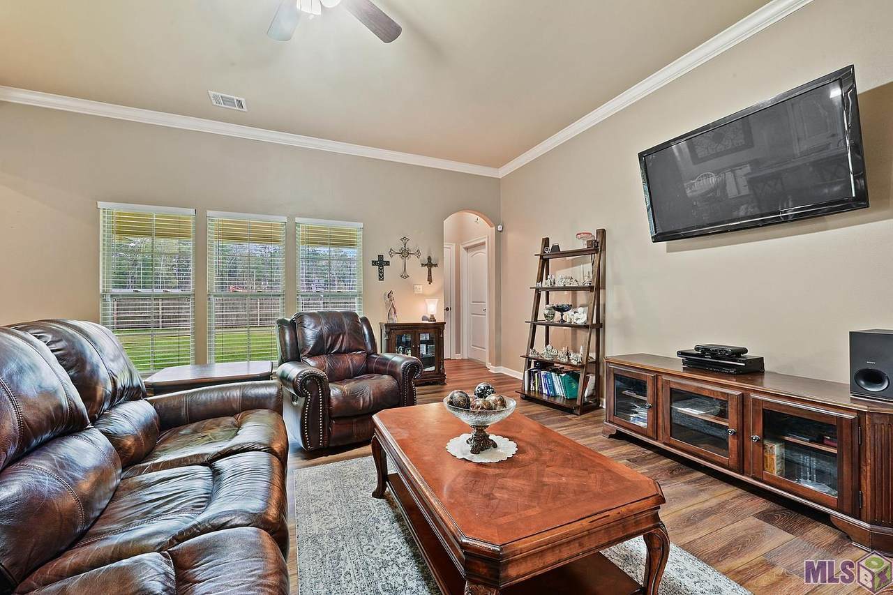 15076 Cross Creek Blvd - Photo 1