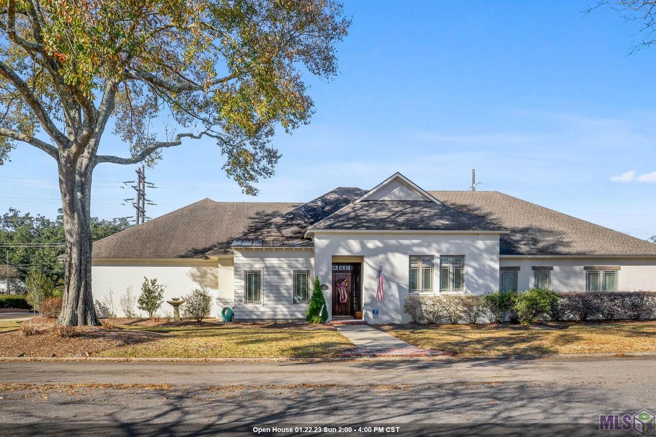 1350 Country Club Dr - Photo 1