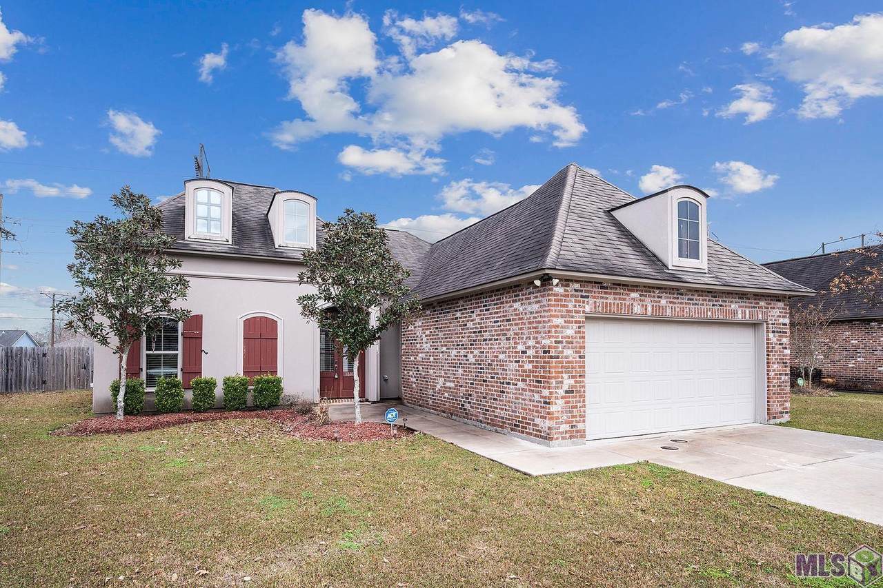 13015 Roundlake Dr - Photo 1