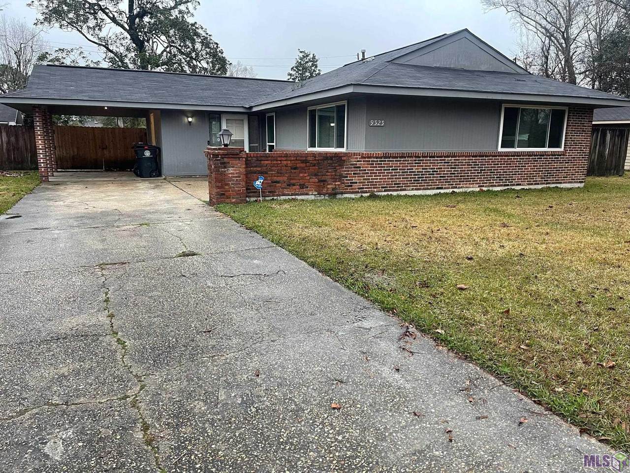 9323 Hampton Way - Photo 1