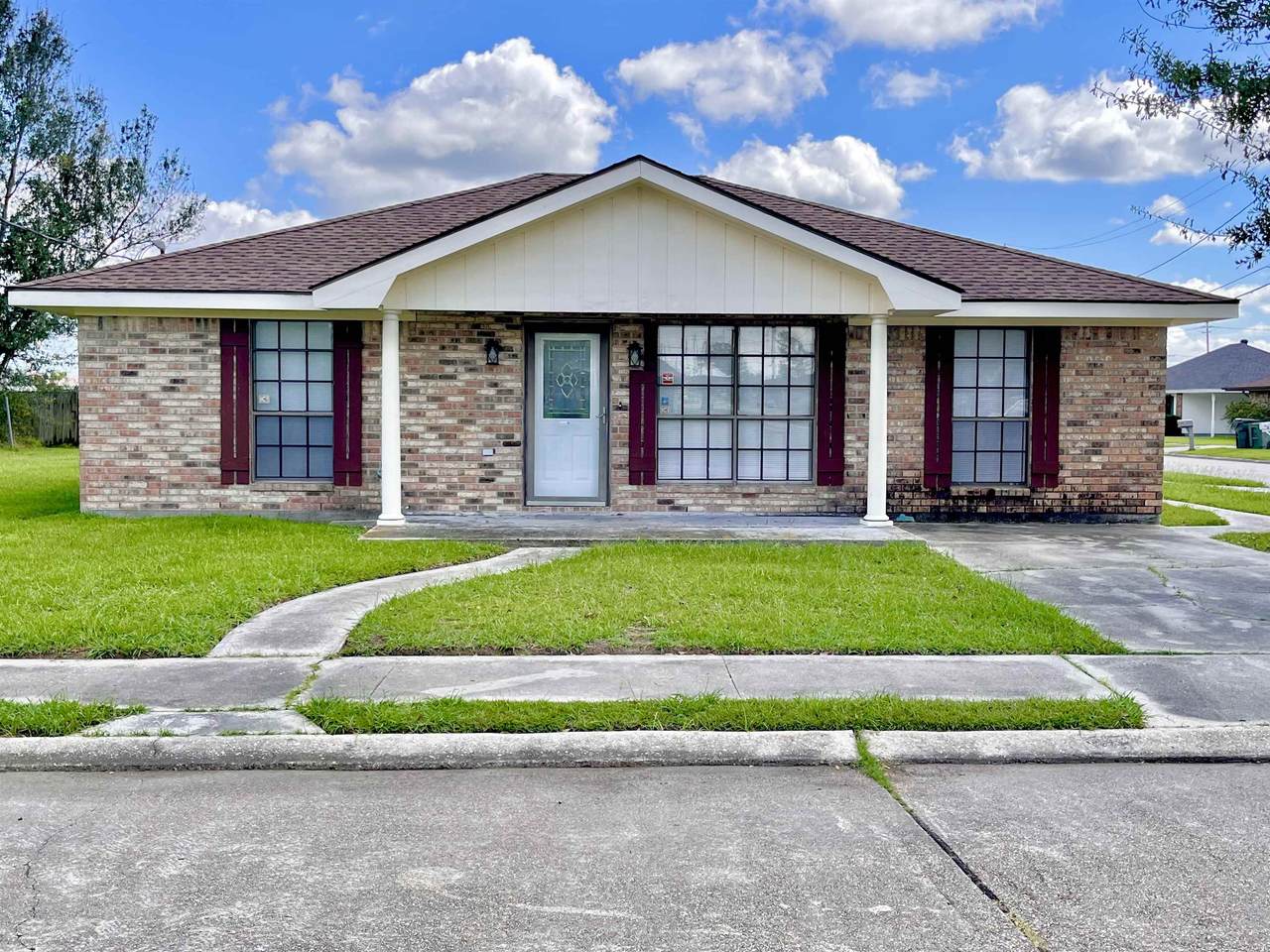 3000 Spruce Circle - Photo 1