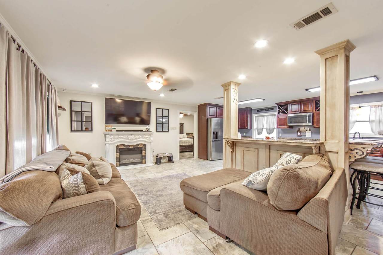 2103 Ruby Dr - Photo 1