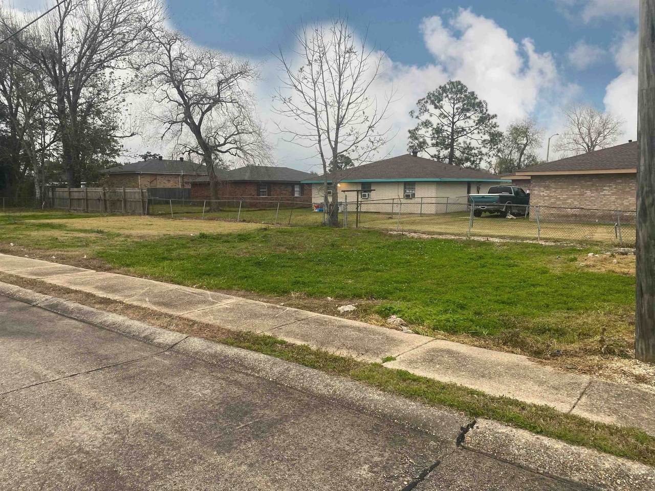 429 Authement Street - Photo 1