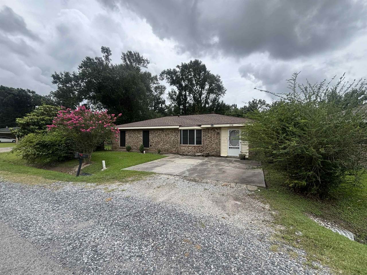 314 Willowdale Drive - Photo 1