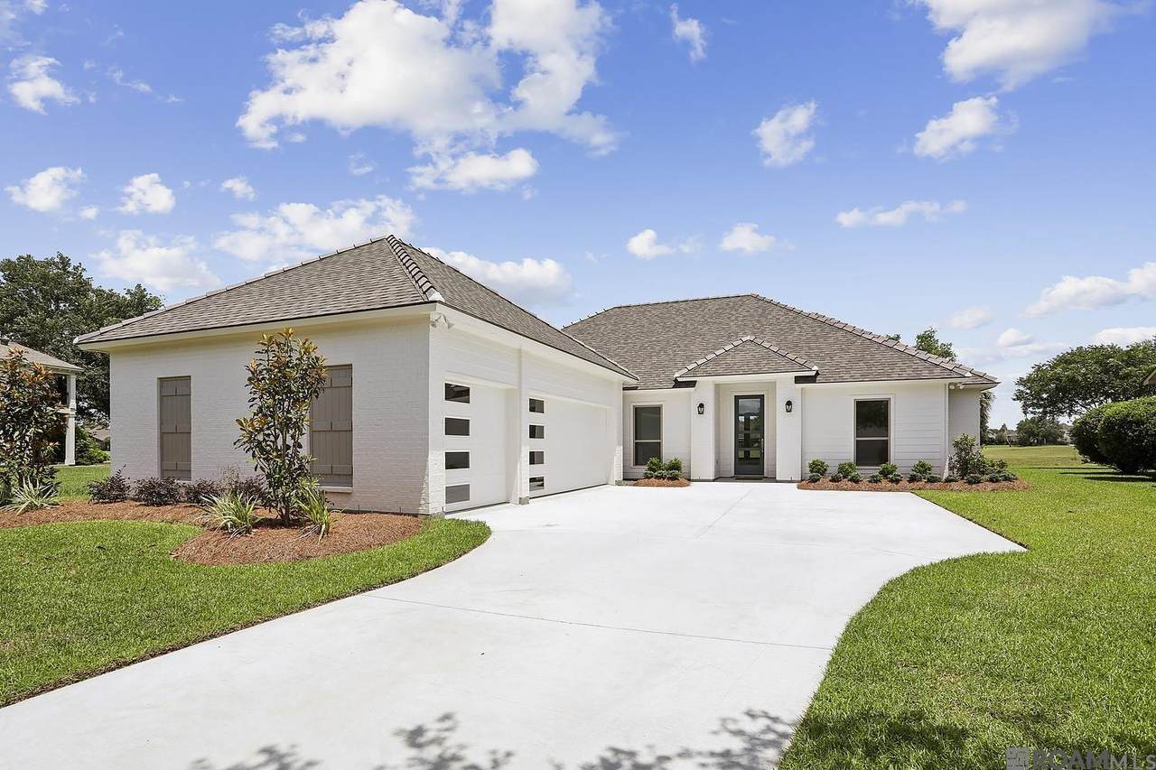 6112 Royal Palms Ct - Photo 1
