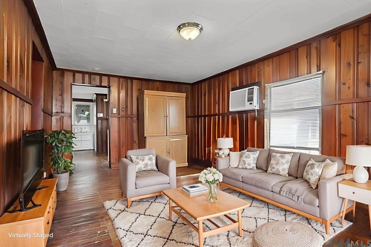 235 Jefferson Ave - Photo 1