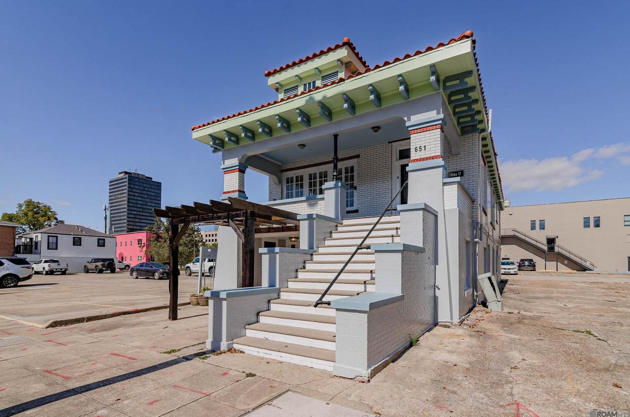 651 Laurel St - Photo 1