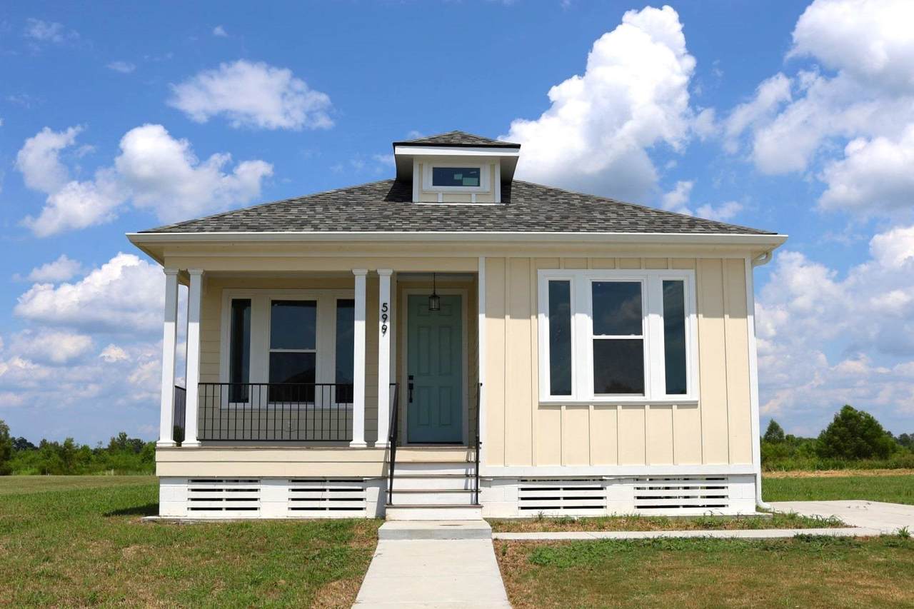 599 Jean Charles Boulevard - Photo 1