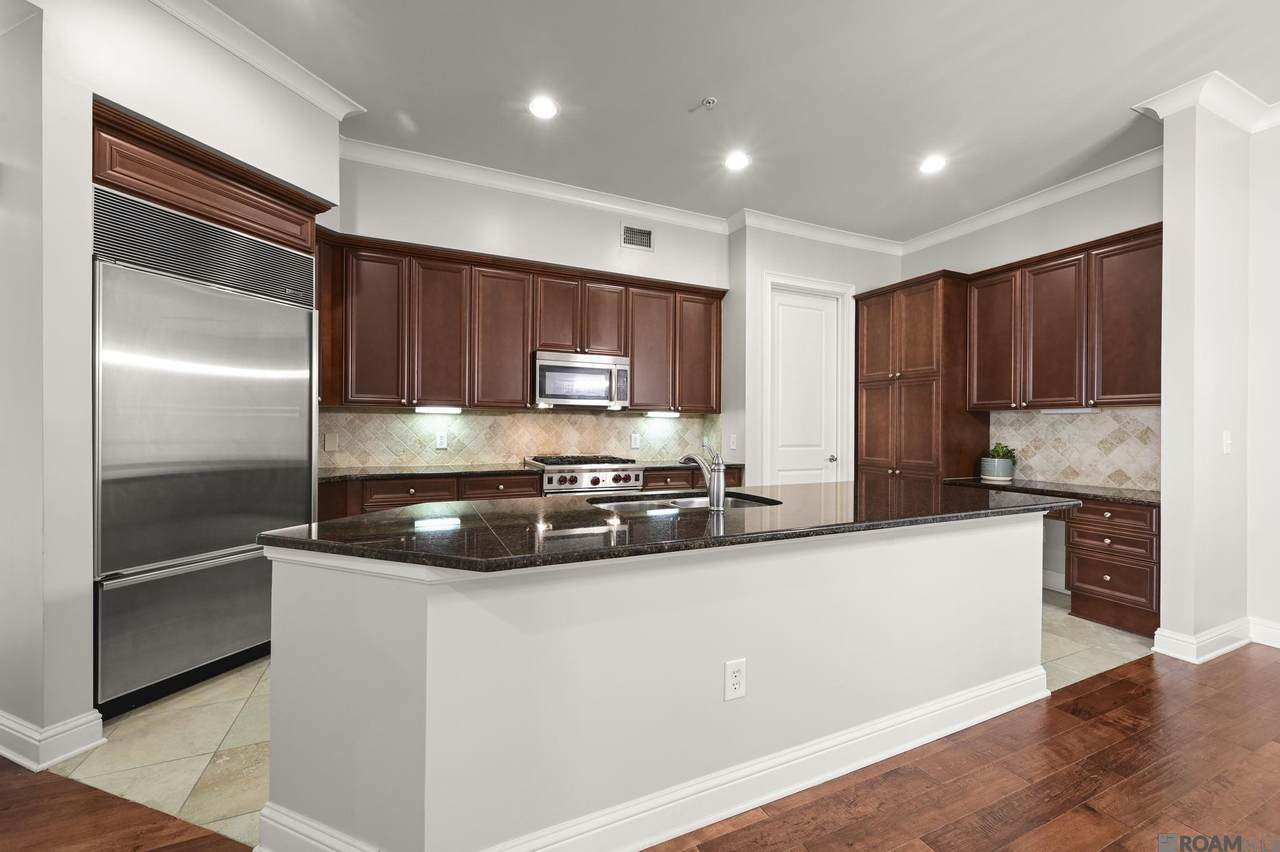 998 Stanford Ave - Photo 1