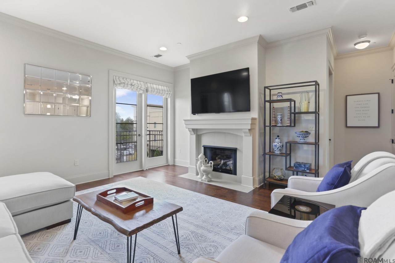 8201 Village Plaza Ct - Photo 1