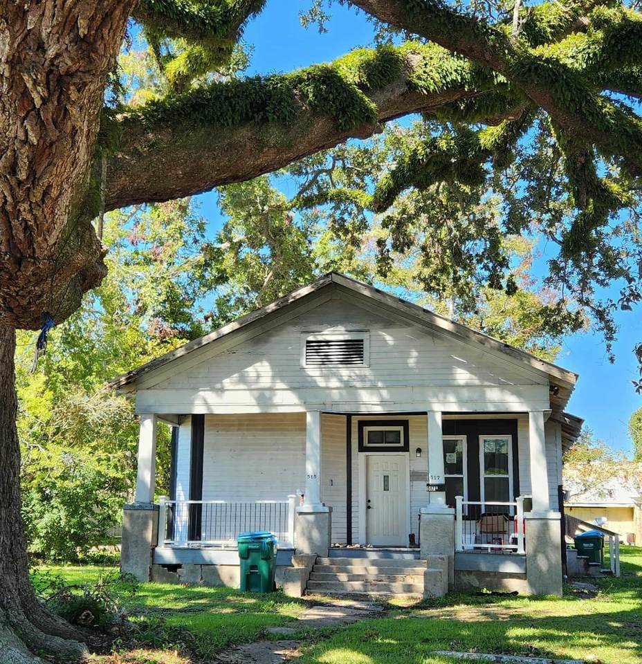 517 Railroad Ave - Photo 1