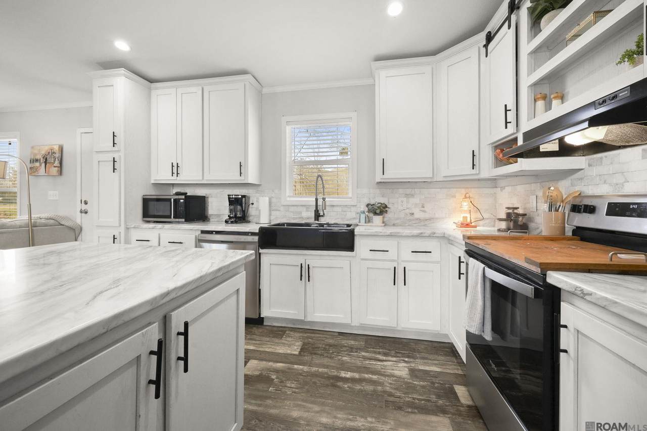 17530 La Hwy 42 - Photo 1