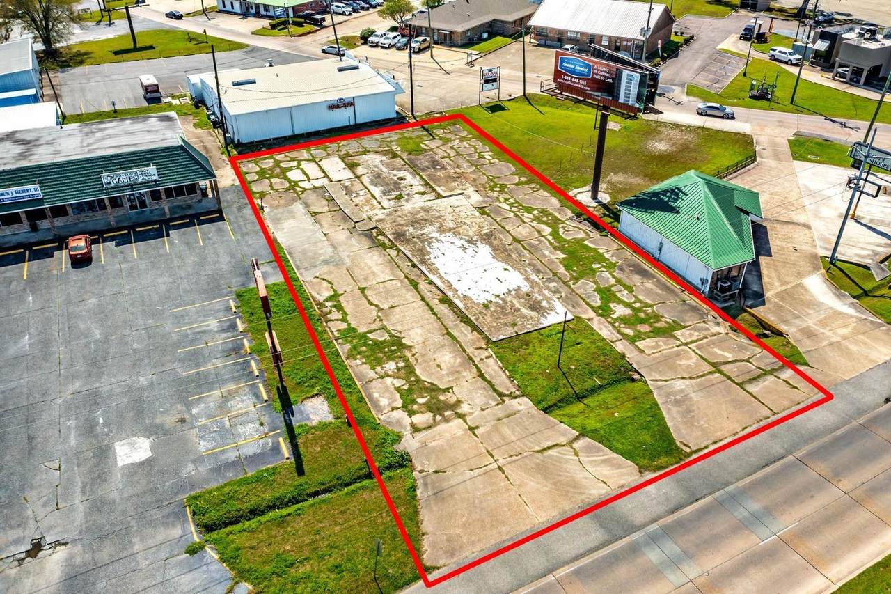1029 West Tunnel Boulevard - Photo 1