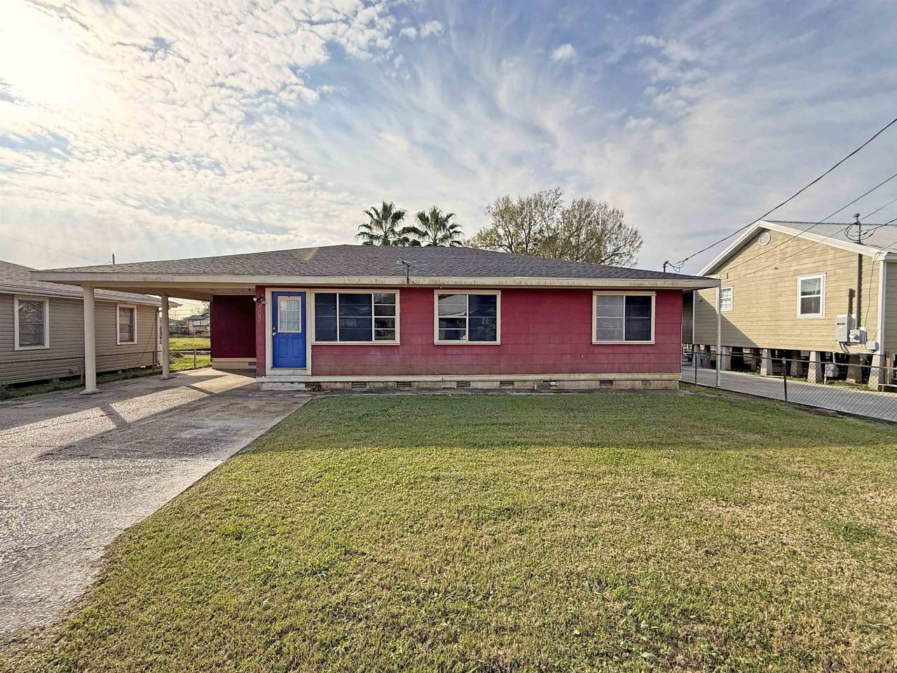 403 Fanguy St - Photo 1