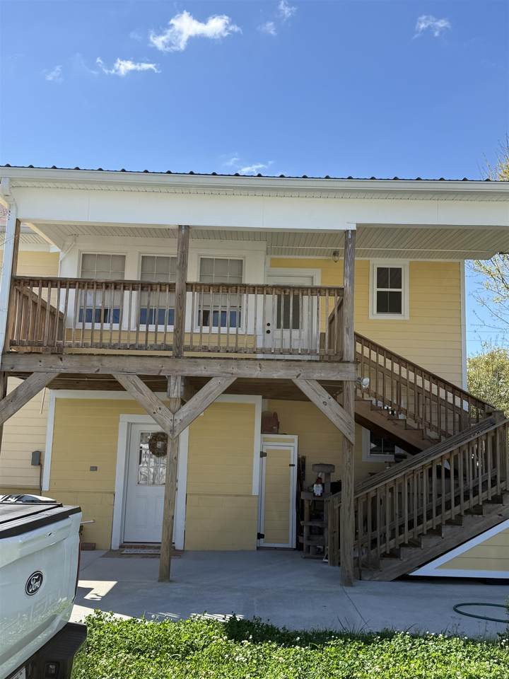 735 A School St - Photo 1