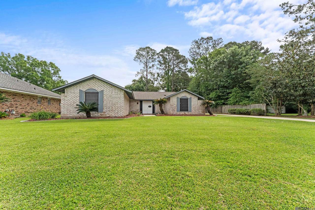 910 Angee Dr - Photo 1