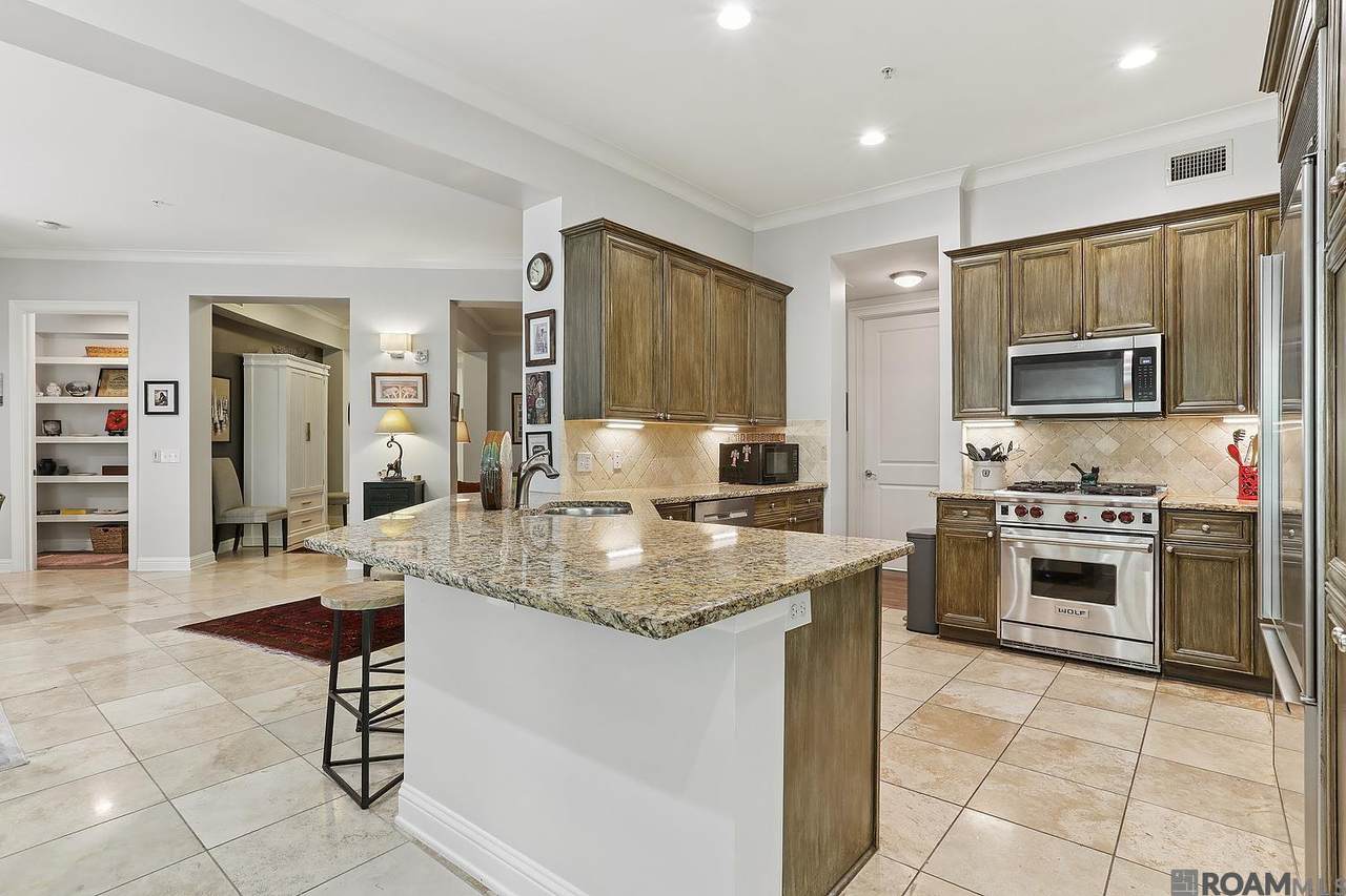 990 Stanford Ave - Photo 1