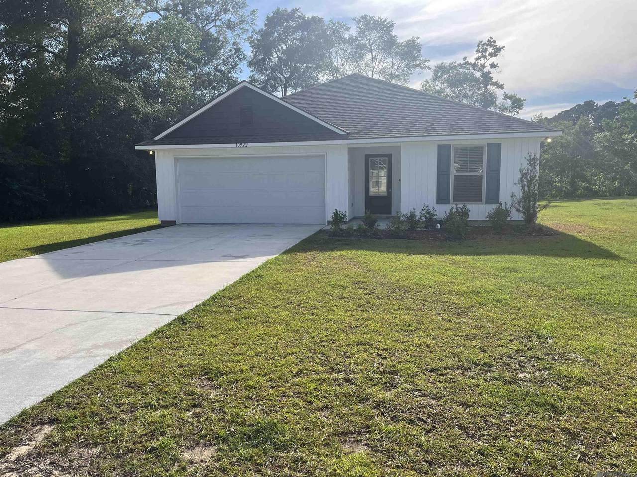 10922 Lakeside Dr - Photo 1