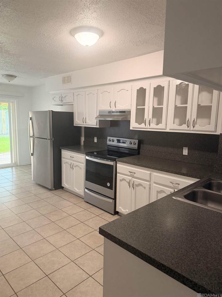 https://bt-photos.global.ssl.fastly.net/batonrouge/1280_boomver_2_2026008082-2.jpg