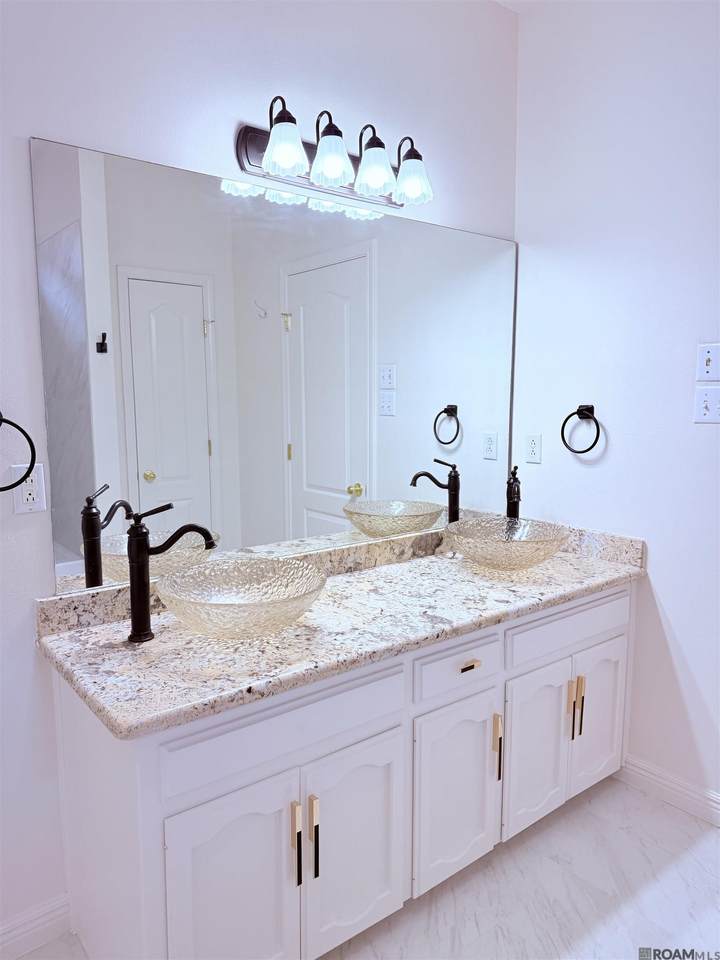 https://bt-photos.global.ssl.fastly.net/batonrouge/1280_boomver_2_2026008371-2.jpg