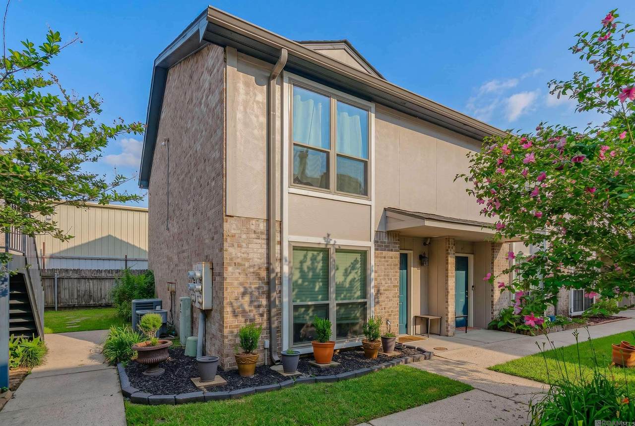2245 King Arthur Blvd - Photo 1
